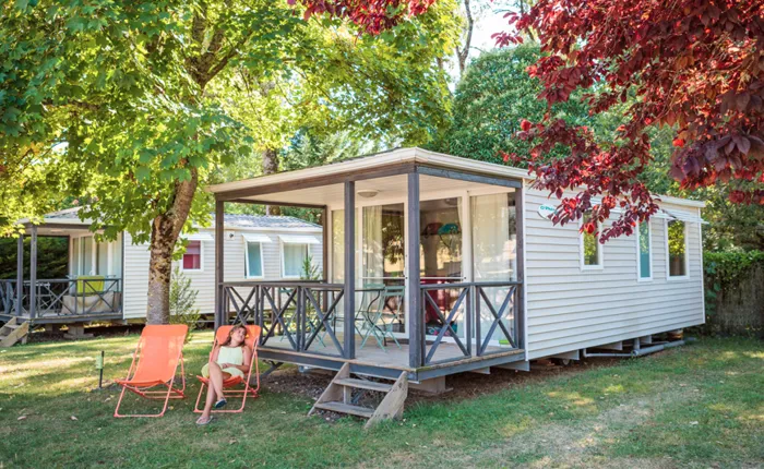 terrasse bois location chalet du tarn